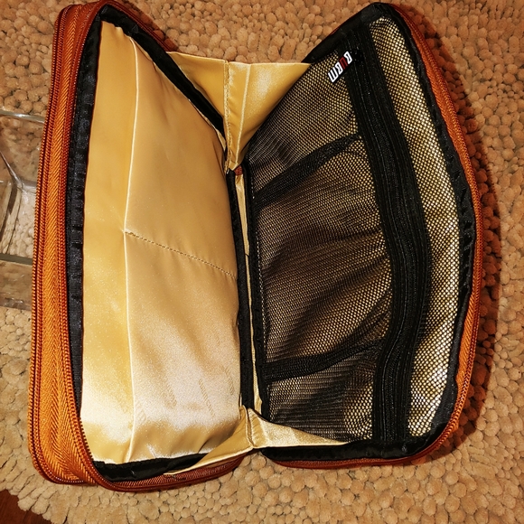 BUBM rust color electronics storage case EUC - Picture 5 of 8